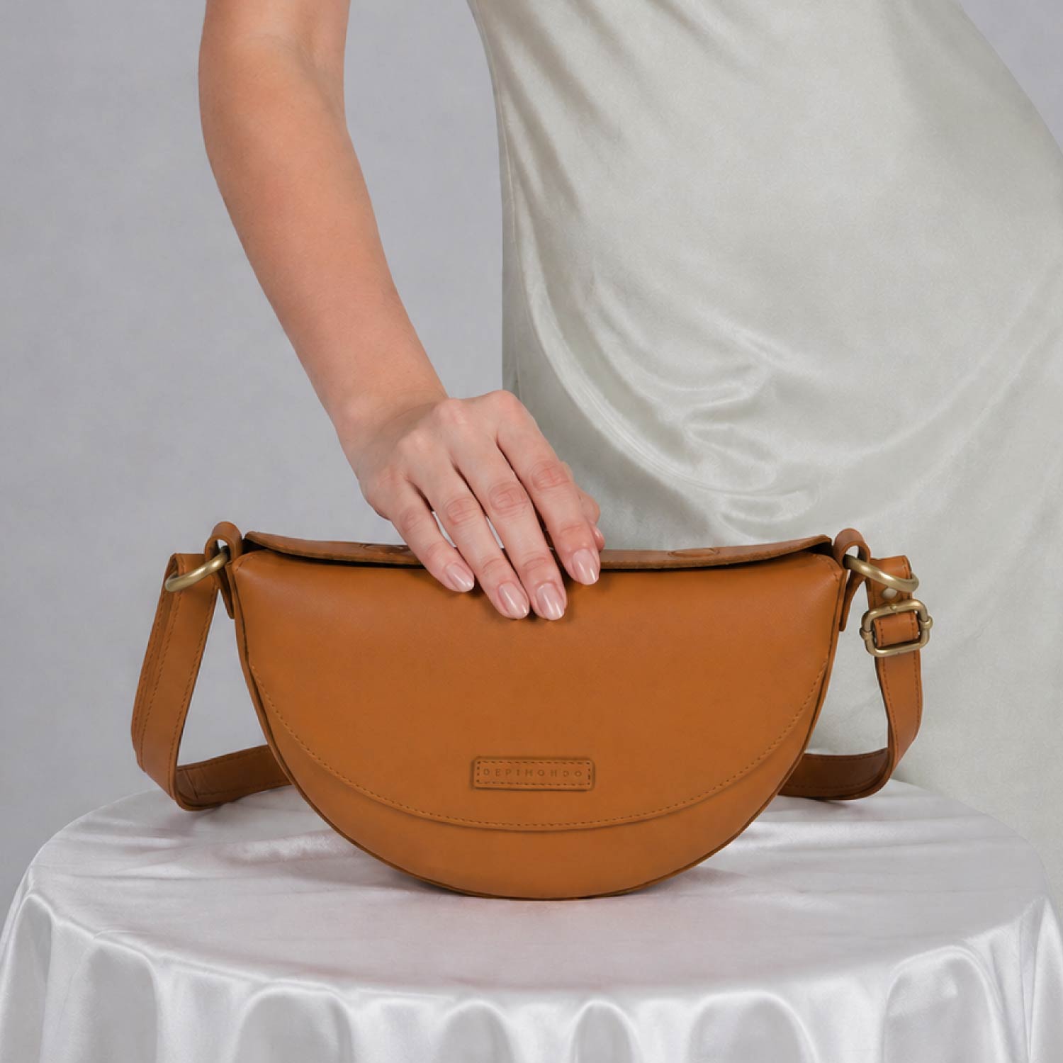 #Color_Saddle Tan