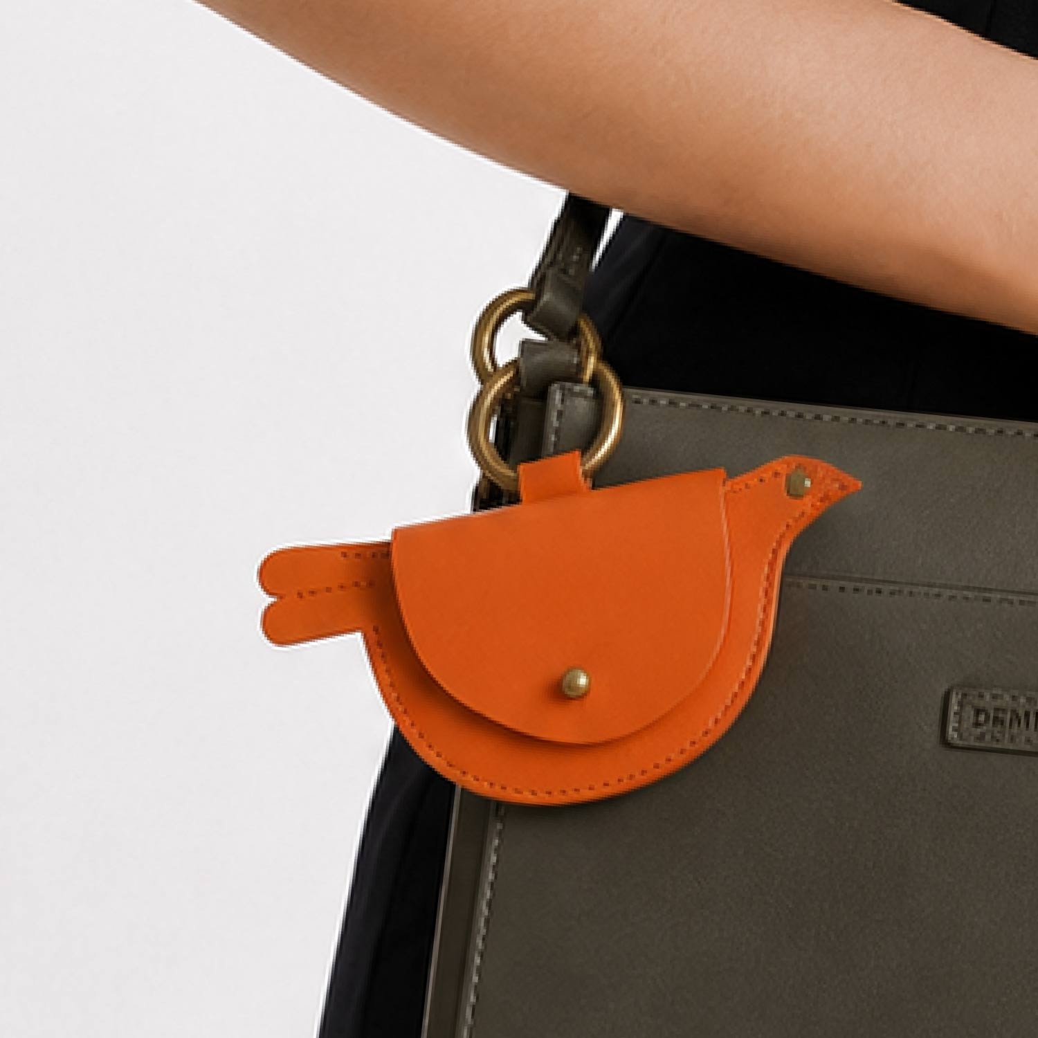 #Color_Saddle Tan